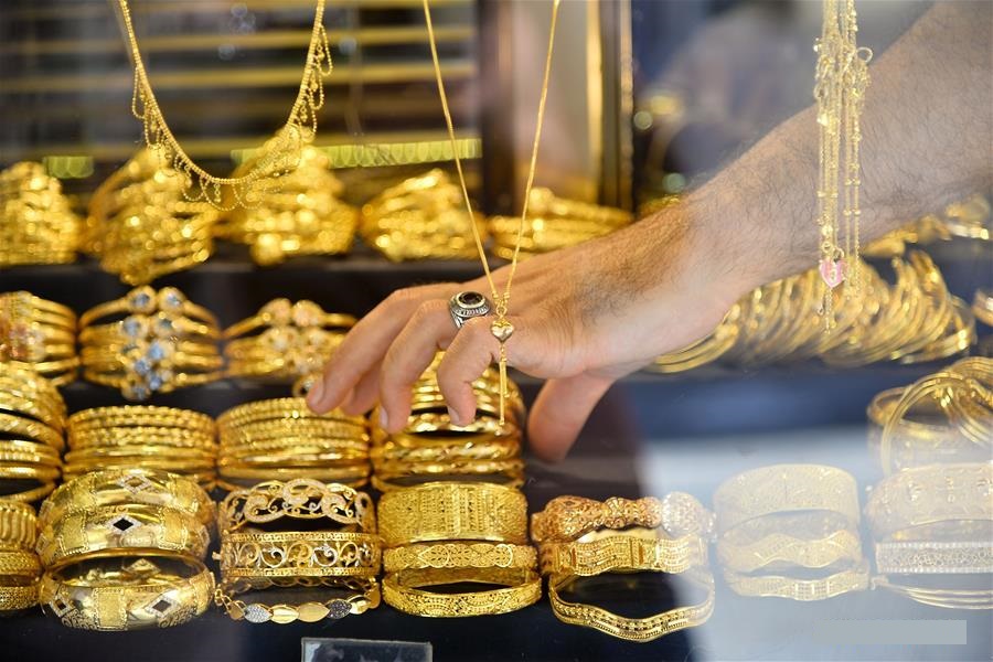 الذهب يتراجع بشكل مفاجئ في مصر