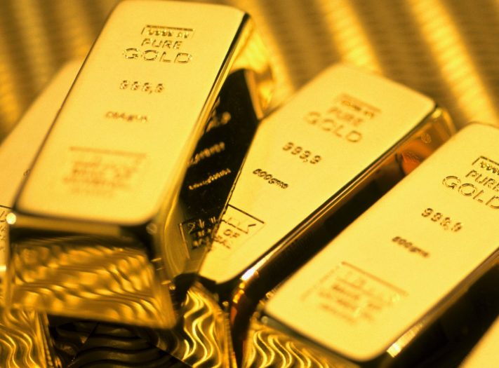 فيروس “كورونا” يصيب المعدن الأصفر