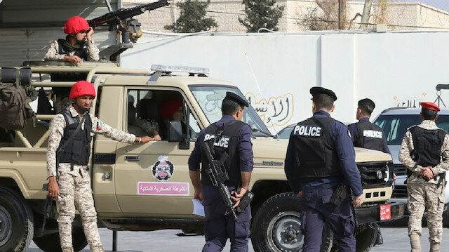 الجيش الأردني ينشر قواته على مداخل ومخارج المدن لمواجهة (كورونا)