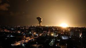 طائرات الاحتلال الاسرائيلي تقصف عدة اهداف بمدينة القنيطرة السورية