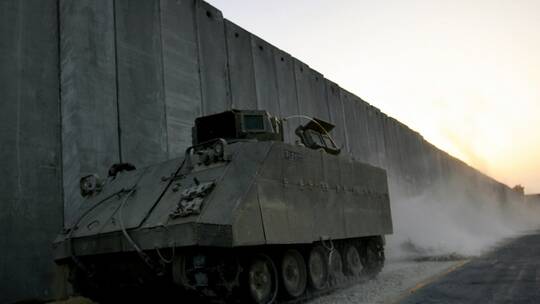 إسرائيل تخطط لبناء جدار ذكي مع غزة يعتمد على الروبوتات