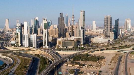 بلومبيرغ: اقتصاد الكويت يتعرض لضغوطات شديدة