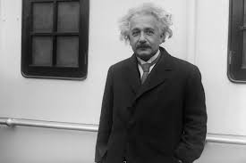 من تكون صابرينا لتنافس ذكاء آينشتاين؟!