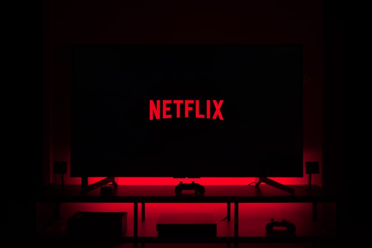 اللغة في Netflix نيتفلكس