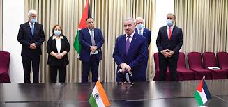 رئيس الوزراء الفلسطيني اشتية يشيد بقطاع الزراعة 2020