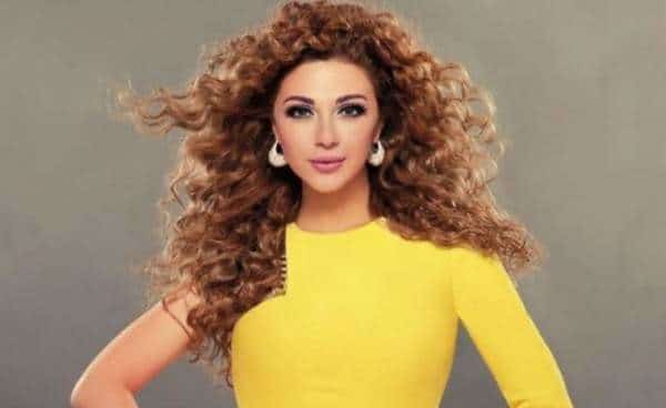 ميريام فارس تطمئن جمهورها على صحتها